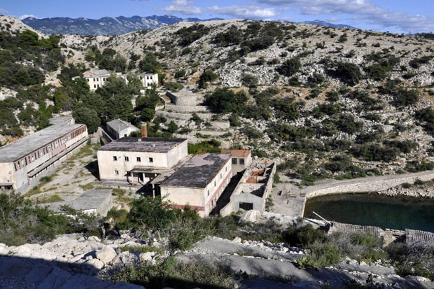 Голооточани: Муке тешке четири милиона